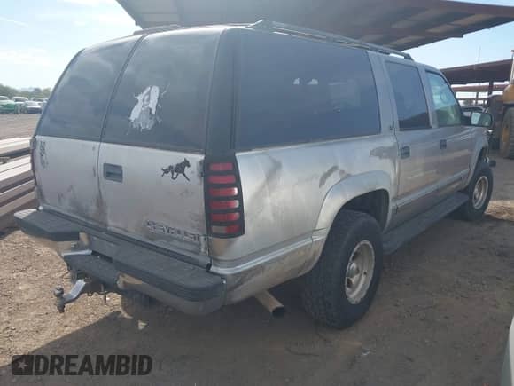 1999 Chevrolet Suburban с VIN 3GNFK16R3XG229687, выставлен на аукционе IAAI как лот 42911500 с пробегом 236 319 миль миль и . История ставок и продаж доступна на DreamBid. Изображение 4.