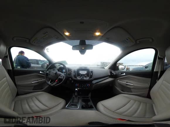 2017 Ford Escape Titanium z VIN 1FMCU9J97HUA95899, wystawiony jako IAAI lot #43365600 z przebiegiem 95 376 mil mil oraz . Historia ofert i sprzedaży dostępna na DreamBid. Obrazek 21.