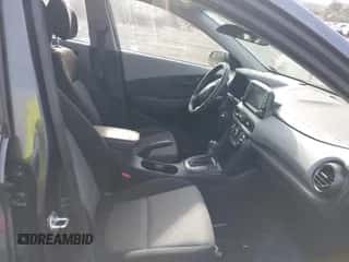 2021 Hyundai Kona SE with VIN KM8K1CAA1MU611499, listed as a IAAI auction lot 43105604 with 111,209 mi miles and . Bid and sale history available at DreamBid. Image 5.