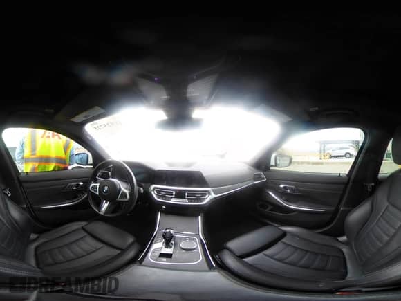 2021 BMW 3 Series 330e xDrive z VIN WBA5P9C00MFK93416, wystawiony jako IAAI lot #41525725 z przebiegiem 24 831 mil mil oraz . Historia ofert i sprzedaży dostępna na DreamBid. Obrazek 19.