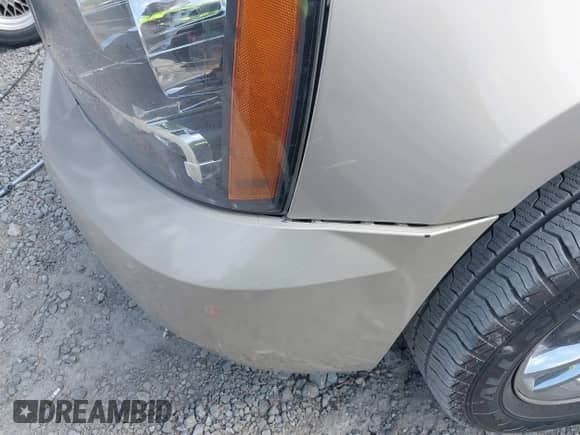 2010 Chevrolet Suburban LTZ с VIN 1GNUCKE05AR173031, выставлен на аукционе IAAI как лот 41729084 с пробегом 254 790 миль миль и . История ставок и продаж доступна на DreamBid. Изображение 18.