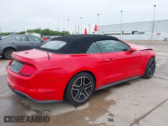 2021 Ford Mustang EcoBoost с VIN 1FATP8UH5M5105624, выставлен на аукционе IAAI как лот 42208858 с пробегом 83 971 миль миль и . История ставок и продаж доступна на DreamBid. Изображение 4.