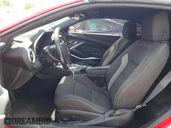 2017 Chevrolet Camaro 1LT с VIN 1G1FB3DX8H0103815, выставлен на аукционе Copart как лот 53297413 с пробегом 69 261 миль миль и . История ставок и продаж доступна на DreamBid. Изображение 7.