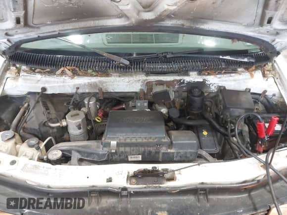 2005 Chevrolet Astro Cargo with VIN 1GCDM19XX5B133663, listed as a IAAI auction lot 43072116 with 142,539 mi miles and . Bid and sale history available at DreamBid. Image 10.