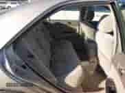 2005 Toyota Camry STD z VIN 4T1BE32K25U013371, wystawiony jako IAAI lot #43400260 z przebiegiem 100 723 mil mil oraz . Historia ofert i sprzedaży dostępna na DreamBid. Obrazek 8.