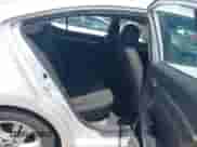 2019 Hyundai Elantra SEL z VIN 5NPD84LF8KH428180, wystawiony jako IAAI lot #43052707 z przebiegiem 103 157 mil mil oraz . Historia ofert i sprzedaży dostępna na DreamBid. Obrazek 8.