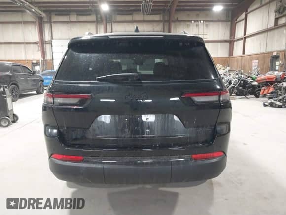 2025 Jeep Grand Cherokee Limited with VIN 1C4RJKBG2S8632657, listed as a IAAI auction lot 41669674 with 1,582 mi miles and . Bid and sale history available at DreamBid. Image 17.