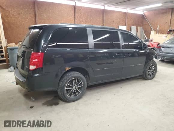 2013 Dodge Grand Caravan R/T with VIN 2C4RDGEGXDR597499, listed as a Copart auction lot 67733995 with 141,304 mi miles and Salvage title. Bid and sale history available at DreamBid. Image 3.
