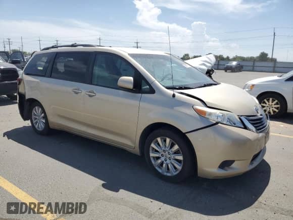 2013 Toyota Sienna LE with VIN 5TDJK3DCXDS063355, listed as a Copart auction lot 65581715 with 68,020 mi miles and Salvage title. Bid and sale history available at DreamBid. Image 4.