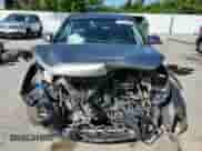 2018 Hyundai Santa Fe 2.4L z VIN 5XYZT3LB8JG533500, wystawiony jako Copart lot #61764135 z przebiegiem 170 746 mil mil oraz Szkoda całkowita • Salvage title. Historia ofert i sprzedaży dostępna na DreamBid. Obrazek 5.