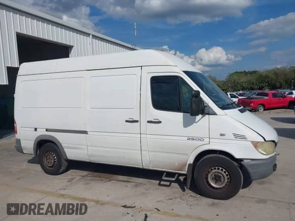 2005 Dodge Sprinter with VIN WD2PD644655758551, listed as a IAAI auction lot 41687177 with 436,566 mi miles and . Bid and sale history available at DreamBid. Image 13.