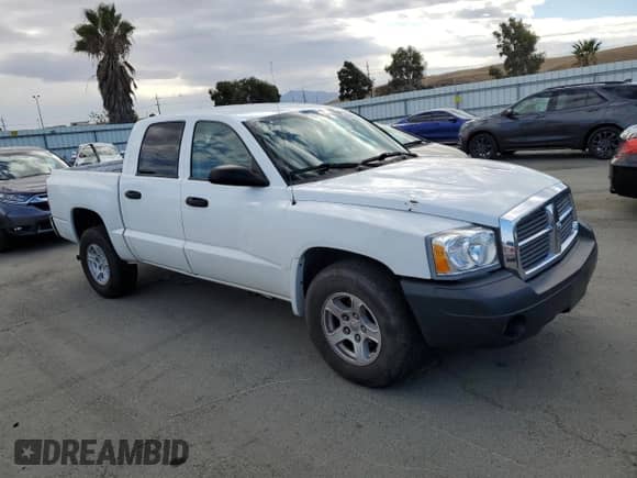 2007 Dodge Dakota SLT with VIN 1D7HW48P57S151513, listed as a Copart auction lot 86495985 with 170,024 mi miles and Salvage title. Bid and sale history available at DreamBid. Image 4.