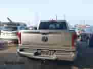 2022 Ram 1500 Big Horn z VIN 1C6RRFFG3NN295875, wystawiony jako IAAI lot #42792837 z przebiegiem 68 696 mil mil oraz . Historia ofert i sprzedaży dostępna na DreamBid. Obrazek 16.