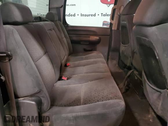 2007 Chevrolet Silverado 2500HD 1LT with VIN 1GCHK23K37F558650, listed as a Copart auction lot 55301575 with 304,437 mi miles and Salvage title. Bid and sale history available at DreamBid. Image 10.