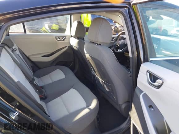 2020 Hyundai Ioniq SEL с VIN KMHC85LC9LU235675, выставлен на аукционе IAAI как лот 43295428 с пробегом 71 429 миль миль и . История ставок и продаж доступна на DreamBid. Изображение 8.