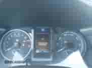 2022 Toyota Tacoma SR5 z VIN 3TMDZ5BN6NM122590, wystawiony jako IAAI lot #41714578 z przebiegiem 56 472 mil mil oraz . Historia ofert i sprzedaży dostępna na DreamBid. Obrazek 15.
