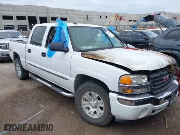 2005 GMC Sierra 1500 SLE with VIN 2GTEK13T151337526, listed as a IAAI auction lot 42642188 with Not provided miles and . Bid and sale history available at DreamBid. Image 1.