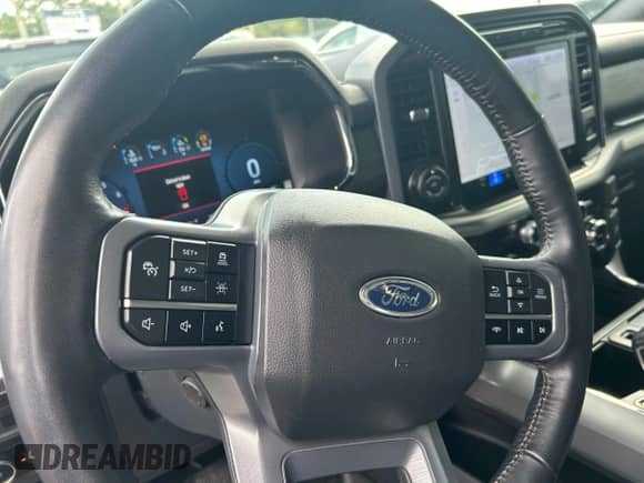 2024 Ford F-150 Lariat с VIN 1FTFW5L55RFA55955, выставлен на аукционе Copart как лот 86318345 с пробегом 29 238 миль миль и Чистый • Clean title. История ставок и продаж доступна на DreamBid. Изображение 13.