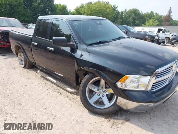 2018 Ram 1500 Big Horn z VIN 1C6RR7GG5JS306987, wystawiony jako IAAI lot #42909977 z przebiegiem 120 955 mil mil oraz . Historia ofert i sprzedaży dostępna na DreamBid. Obrazek 1.