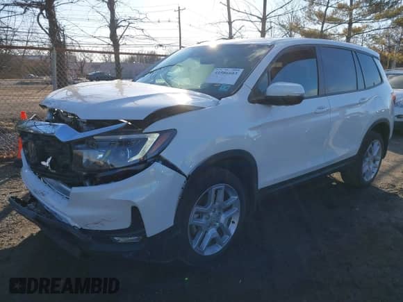 2025 Honda Passport EX-L with VIN 5FNYF8H53SB017413, listed as a IAAI auction lot 41586603 with 435 mi miles and . Bid and sale history available at DreamBid. Image 17.