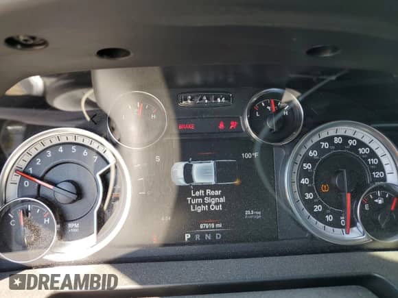 2022 Ram 1500 SLT z VIN 3C6RR7LG1NG301434, wystawiony jako Copart lot #69916005 z przebiegiem 87 919 mil mil oraz Nie do naprawy • Non repairable. Historia ofert i sprzedaży dostępna na DreamBid. Obrazek 9.