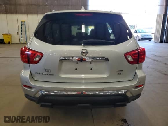 2019 Nissan Pathfinder S z VIN 5N1DR2MM5KC615558, wystawiony jako Copart lot #89687855 z przebiegiem 120 145 mil mil oraz Czysty tytuł • Clean title. Historia ofert i sprzedaży dostępna na DreamBid. Obrazek 6.