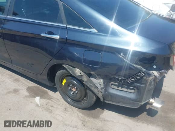 2012 Hyundai Sonata SE z VIN 5NPEC4AB9CH333664, wystawiony jako IAAI lot #42915240 z przebiegiem 130 250 mil mil oraz . Historia ofert i sprzedaży dostępna na DreamBid. Obrazek 6.