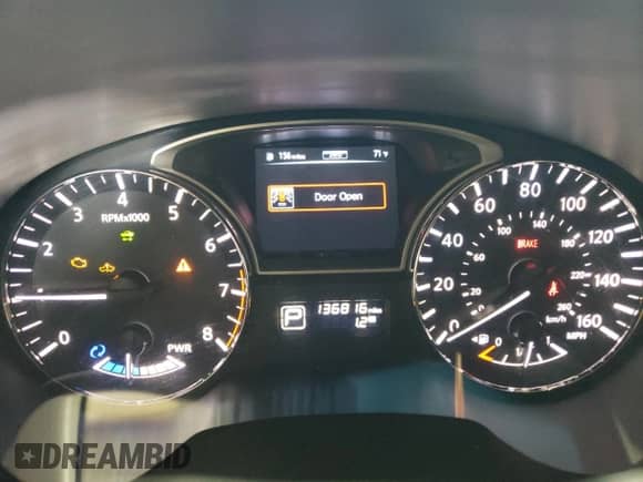 2014 Nissan Pathfinder SV Hybrid with VIN 5N1CR2MM2EC660943, listed as a Copart auction lot 69441715 with 136,816 mi miles and Clean title. Bid and sale history available at DreamBid. Image 9.