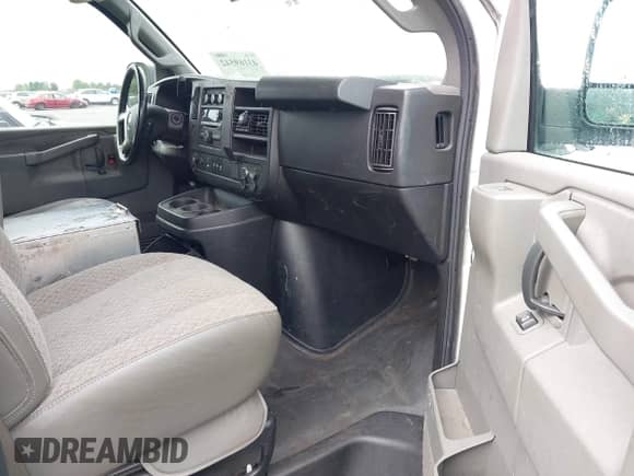 2019 Chevrolet Express Cargo с VIN 1GCWGAFG4K1171122, выставлен на аукционе IAAI как лот 43169542 с пробегом 162 303 миль миль и . История ставок и продаж доступна на DreamBid. Изображение 5.
