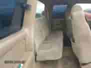 2000 GMC Sierra 1500 SLE z VIN 1GTEC19T5YZ262796, wystawiony jako IAAI lot #42942779 z przebiegiem 144 201 mil mil oraz . Historia ofert i sprzedaży dostępna na DreamBid. Obrazek 8.