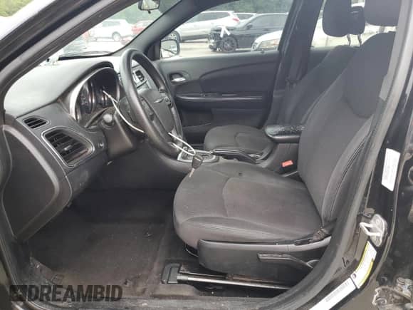 2014 Chrysler 200 LX with VIN 1C3CCBAB2EN211523, listed as a Copart auction lot 67131705 with 150,293 mi miles and Salvage title. Bid and sale history available at DreamBid. Image 7.