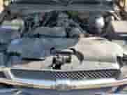 2005 Chevrolet Silverado 1500 Work Truck z VIN 1GCEC19V25Z222771, wystawiony jako Copart lot #81264215 z przebiegiem 179 441 mil mil oraz Czysty tytuł • Clean title. Historia ofert i sprzedaży dostępna na DreamBid. Obrazek 11.