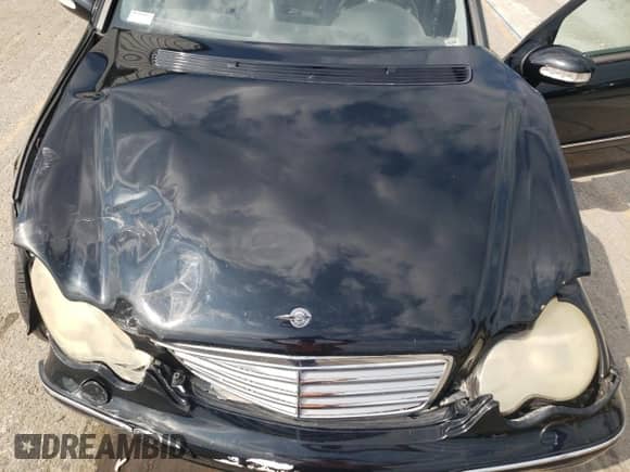 2002 Mercedes-Benz C 230/260/280/320 с VIN WDBRF64J02F263194, выставлен на аукционе Copart как лот 71306345 с пробегом Не указан миль и Списание • Salvage title. История ставок и продаж доступна на DreamBid. Изображение 11.