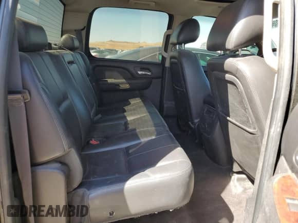 2011 GMC Sierra 1500 SLT z VIN 3GTP2WE32BG129872, wystawiony jako Copart lot #67930645 z przebiegiem 175 449 mil mil oraz Szkoda całkowita • Salvage title. Historia ofert i sprzedaży dostępna na DreamBid. Obrazek 10.