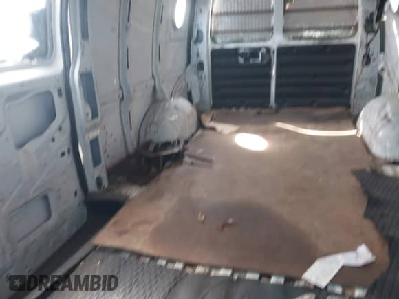 2005 Chevrolet Express Cargo с VIN 1GCGG29VX51200468, выставлен на аукционе IAAI как лот 40363424 с пробегом Не указан миль и . История ставок и продаж доступна на DreamBid. Изображение 8.