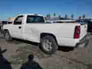2005 Chevrolet Silverado 1500 z VIN 1GCEC14V85Z152121, wystawiony jako Copart lot #49005945 z przebiegiem 323 251 mil mil oraz Szkoda całkowita • Salvage title. Historia ofert i sprzedaży dostępna na DreamBid. Obrazek 2.