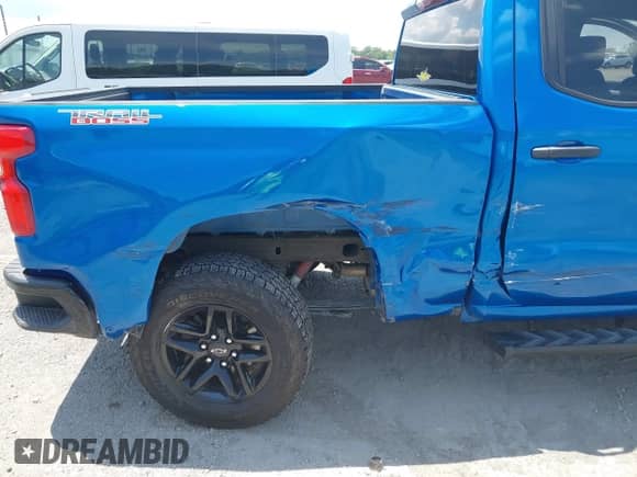 2022 Chevrolet Silverado 1500 Custom Trail Boss с VIN 3GCPDCEK2NG628420, выставлен на аукционе IAAI как лот 42605520 с пробегом 77 007 миль миль и . История ставок и продаж доступна на DreamBid. Изображение 17.