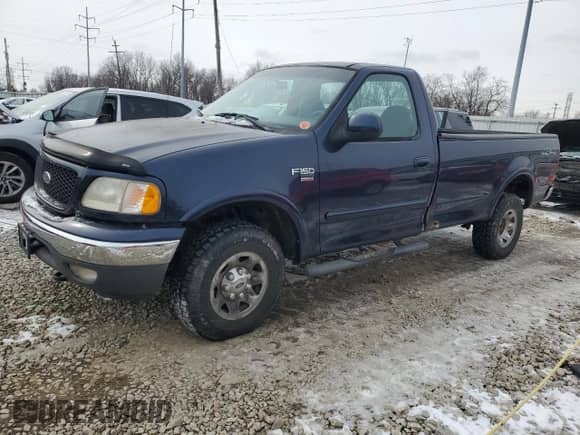 2002 Ford F-150 XL z VIN 2FTPF18L22CA42814, wystawiony jako Copart lot #45400785 z przebiegiem 53 831 mil mil oraz Szkoda całkowita • Salvage title. Historia ofert i sprzedaży dostępna na DreamBid. Obrazek 1.