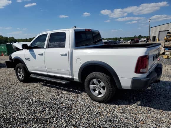 2017 Ram 1500 Rebel z VIN 1C6RR7YT4HS794237, wystawiony jako Copart lot #84383725 z przebiegiem 111 654 mil mil oraz Szkoda całkowita • Salvage title. Historia ofert i sprzedaży dostępna na DreamBid. Obrazek 2.