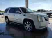 2009 Cadillac Escalade z VIN 1GYFC23249R197459, wystawiony jako Copart lot #49845595 z przebiegiem Nie podano mil oraz Czysty tytuł • Clean title. Historia ofert i sprzedaży dostępna na DreamBid. Obrazek 4.