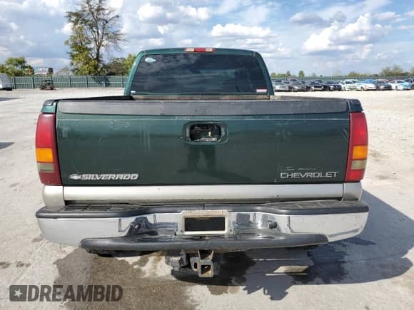 2002 Chevrolet Silverado 1500 LS with VIN 2GCEK19T621320904, listed as a Copart auction lot 84950455 with 289,089 mi miles and Salvage title. Bid and sale history available at DreamBid. Image 6.