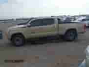 2020 Toyota Tacoma SR5 z VIN 3TMBZ5DN5LM026533, wystawiony jako IAAI lot #41529069 z przebiegiem 87 710 mil mil oraz . Historia ofert i sprzedaży dostępna na DreamBid. Obrazek 14.