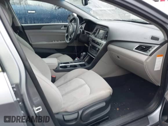 2016 Hyundai Sonata SE with VIN KMHE24L12GA023498, listed as a IAAI auction lot 43245124 with 81,788 mi miles and . Bid and sale history available at DreamBid. Image 5.