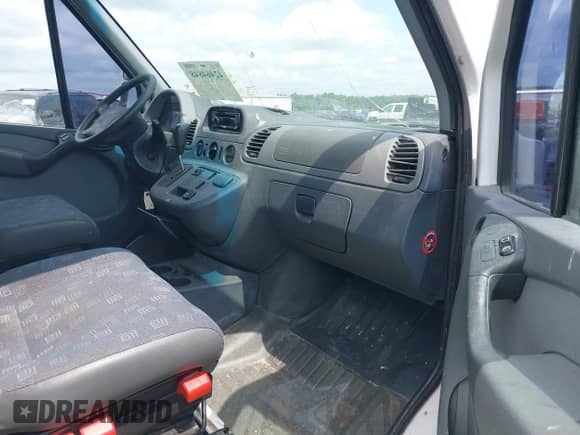 2005 Dodge Sprinter with VIN WD2PD644755737594, listed as a IAAI auction lot 42464848 with 420,050 mi miles and . Bid and sale history available at DreamBid. Image 5.