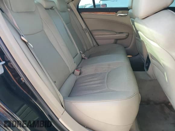 2014 Chrysler 300 C с VIN 2C3CCAET0EH171450, выставлен на аукционе Copart как лот 69110195 с пробегом 144 899 миль миль и Чистый • Clean title. История ставок и продаж доступна на DreamBid. Изображение 10.