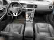 2015 Volvo S60 T5 Platinum с VIN YV1612TM5F1341358, выставлен на аукционе Copart как лот 46042365 с пробегом Не указан миль и Списание • Salvage title. История ставок и продаж доступна на DreamBid. Изображение 8.