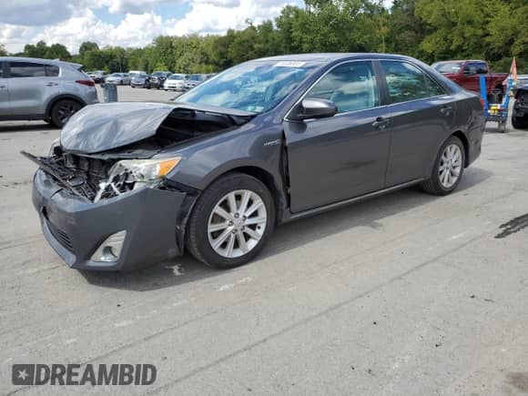 2013 Toyota Camry LE z VIN 4T1BD1FK0DU080437, wystawiony jako Copart lot #71326805 z przebiegiem 214 631 mil mil oraz Szkoda całkowita • Salvage title. Historia ofert i sprzedaży dostępna na DreamBid. Obrazek 1.