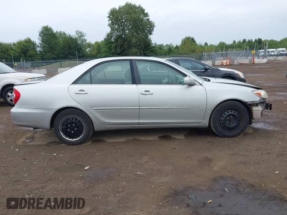 2003 Toyota Camry LE с VIN 4T1BE32K83U741824, выставлен на аукционе IAAI как лот 43082258 с пробегом 283 879 миль миль и . История ставок и продаж доступна на DreamBid. Изображение 14.