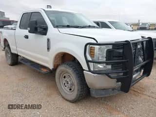 2019 Ford F-250 XL z VIN 1FT7X2B62KEC81439, wystawiony jako IAAI lot #43143386 z przebiegiem 148 419 mil mil oraz . Historia ofert i sprzedaży dostępna na DreamBid. Obrazek 1.
