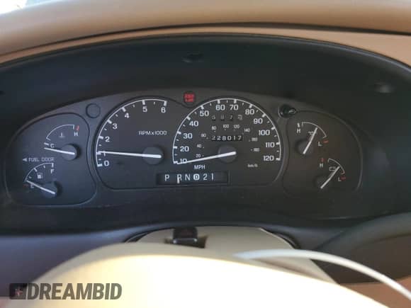 2000 Ford Explorer Eddie Bauer with VIN 1FMZU64E5YZB06659, listed as a Copart auction lot 85009515 with 228,017 mi miles and Salvage title. Bid and sale history available at DreamBid. Image 9.